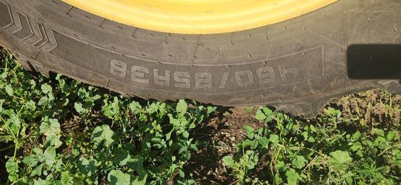 Image of John Deere 4440 equipment image 4
