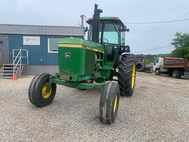 Image of John Deere 4440 equipment image 2