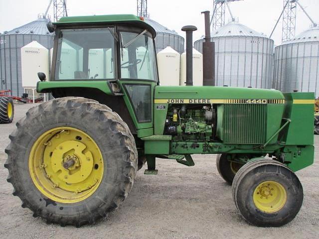 Image of John Deere 4440 equipment image 3