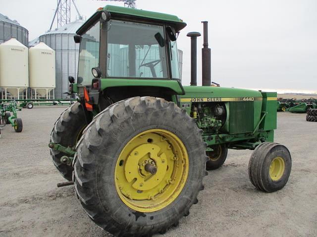 Image of John Deere 4440 equipment image 4