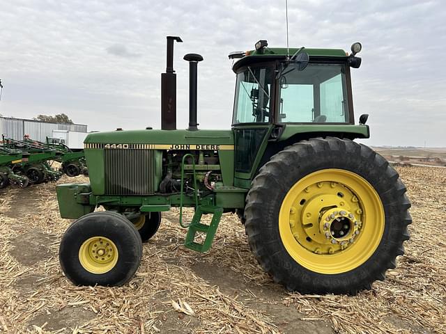 Image of John Deere 4440 equipment image 1