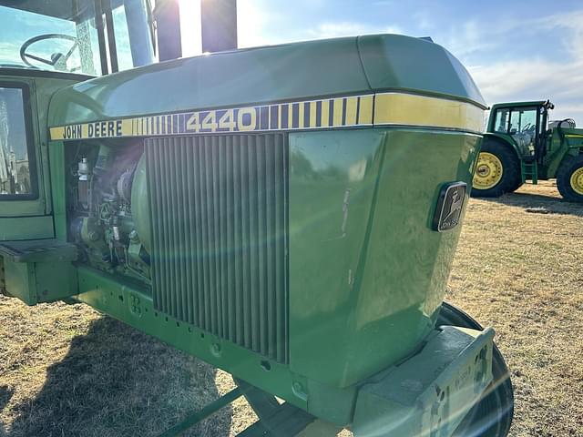 Image of John Deere 4440 equipment image 3