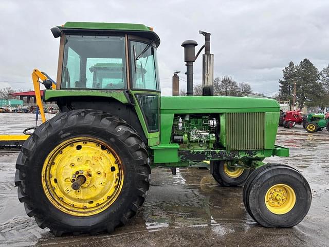 Image of John Deere 4440 equipment image 4