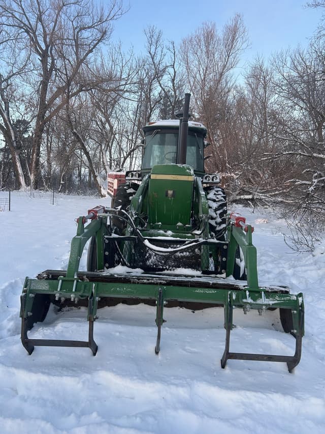 Image of John Deere 4440 equipment image 2