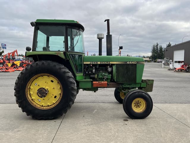 Image of John Deere 4440 equipment image 4