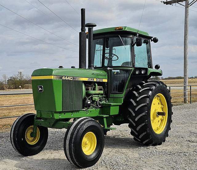 Image of John Deere 4440 equipment image 1