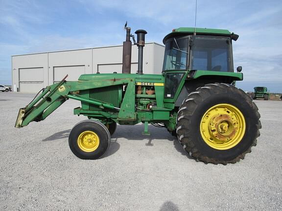 Image of John Deere 4440 equipment image 1