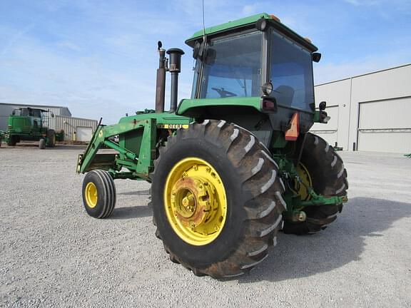 Image of John Deere 4440 equipment image 2