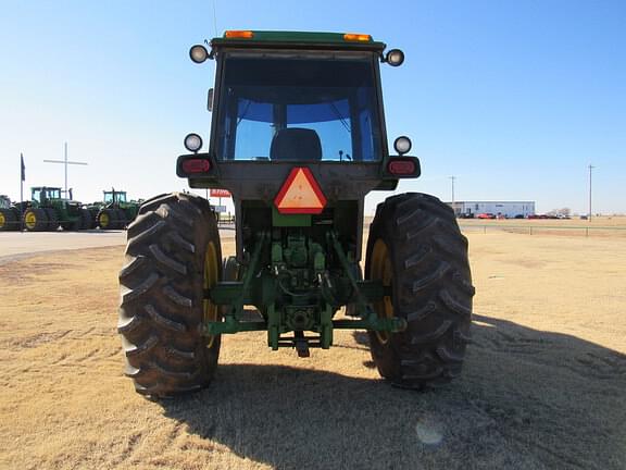 Image of John Deere 4440 equipment image 3