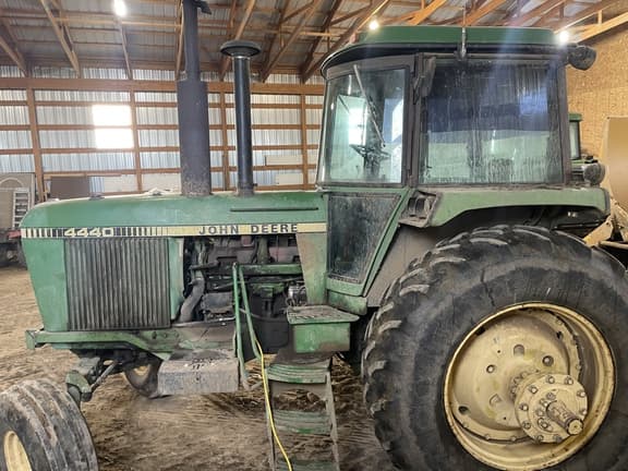 Image of John Deere 4440 equipment image 2