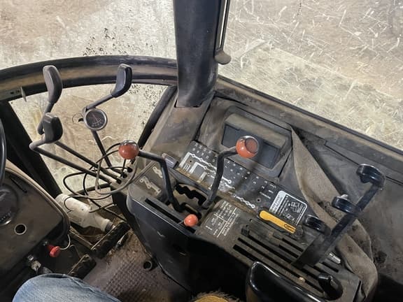 Image of John Deere 4440 equipment image 4