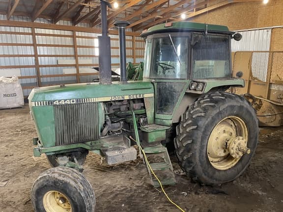 Image of John Deere 4440 equipment image 3