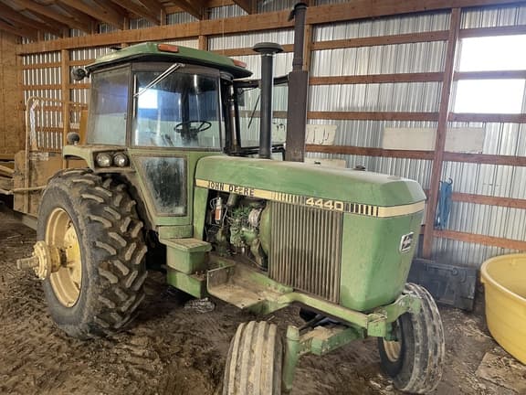 Image of John Deere 4440 equipment image 1