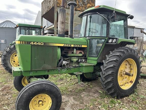 Image of John Deere 4440 equipment image 1