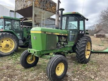 Main image John Deere 4440