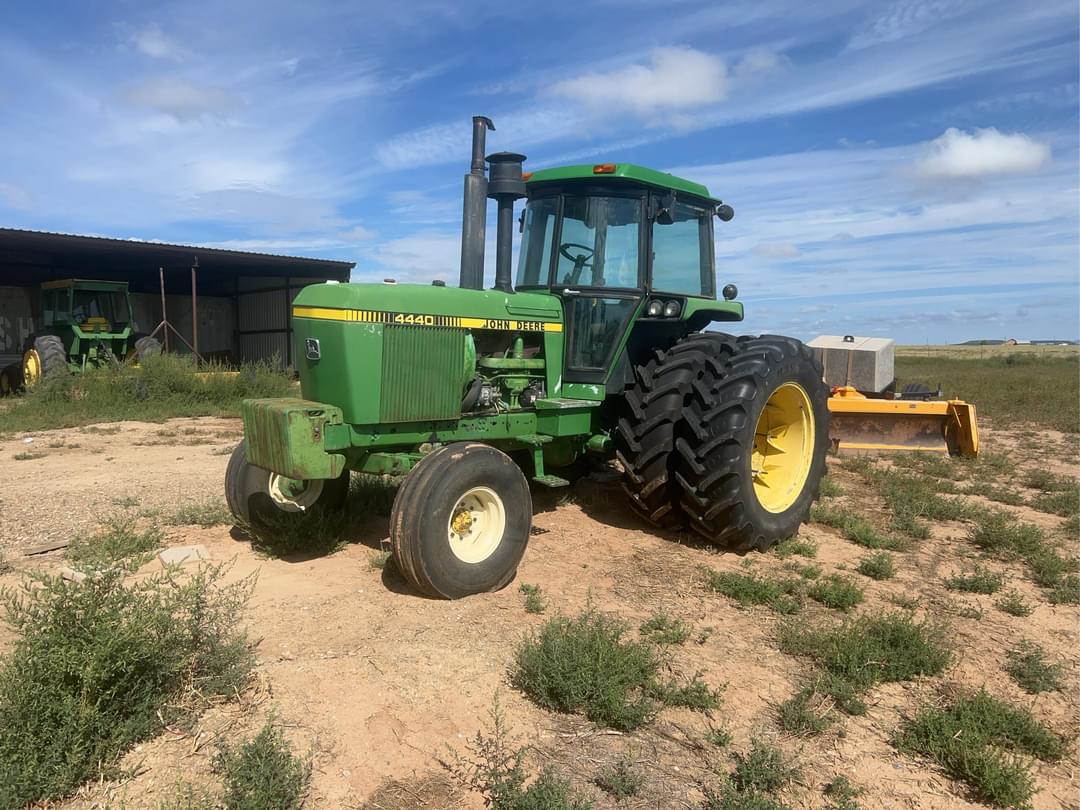 Image of John Deere 4440 Primary image