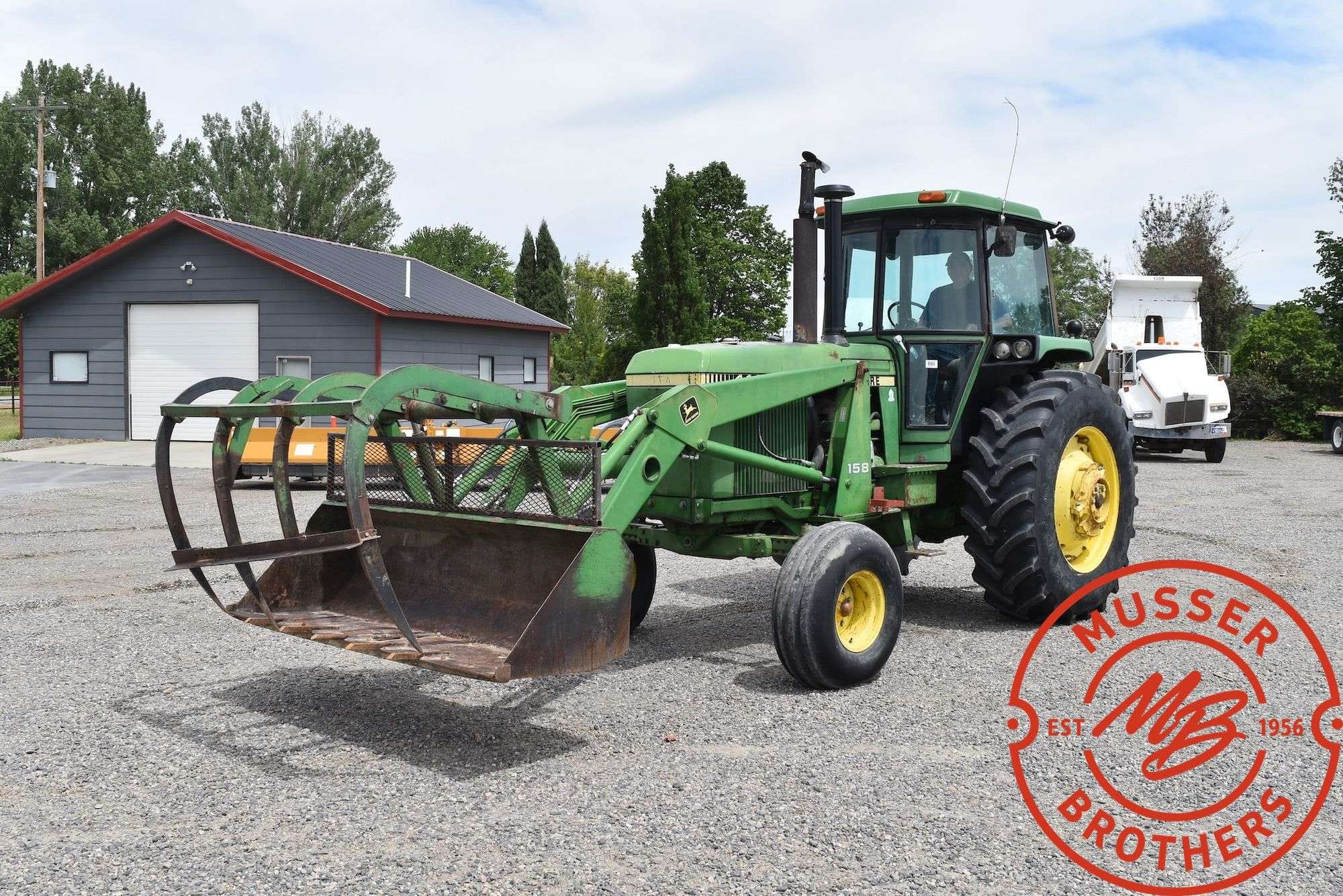 1979 John Deere 4440 Equipment Image0