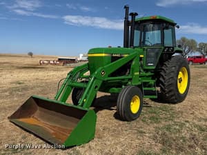 1979 John Deere 4440 Image