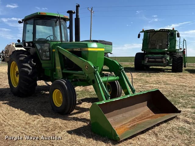 Image of John Deere 4440 equipment image 2
