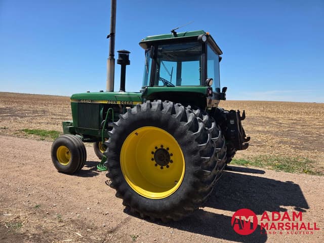 Image of John Deere 4440 equipment image 3
