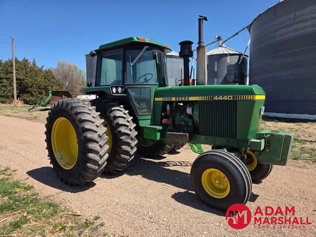 Image of John Deere 4440 Primary image