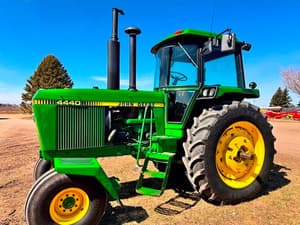 1979 John Deere 4440 Image
