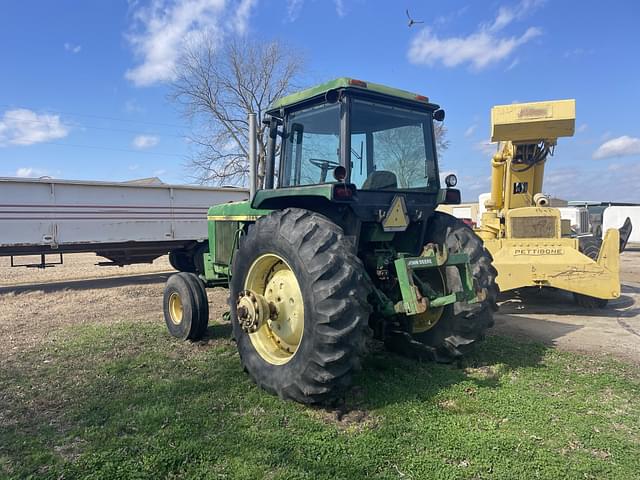 Image of John Deere 4440 equipment image 3