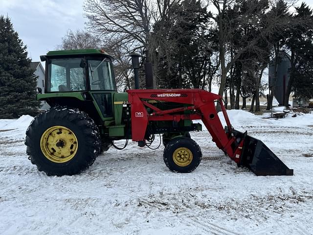 Image of John Deere 4440 equipment image 3