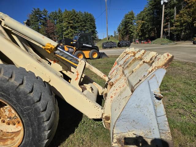 Image of John Deere 444 equipment image 4