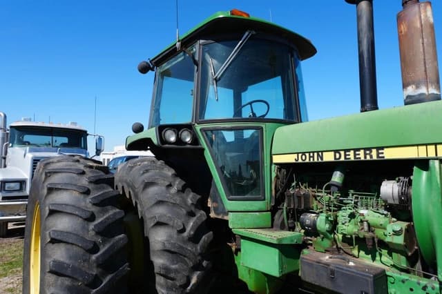 Image of John Deere 4640 equipment image 2