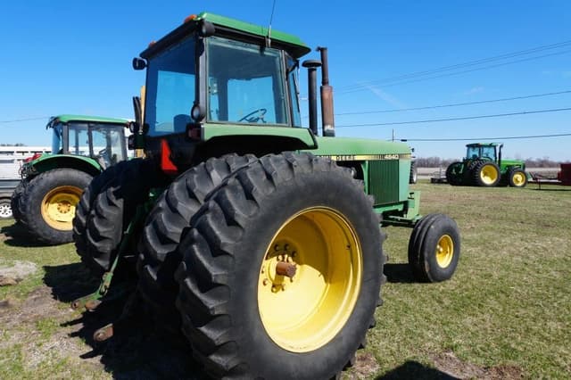 Image of John Deere 4640 equipment image 4