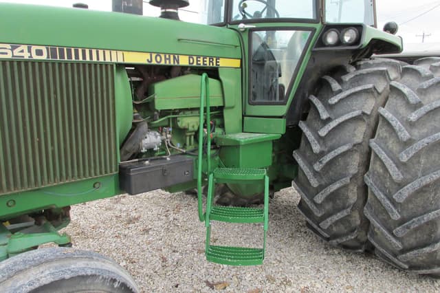 Image of John Deere 4640 equipment image 3