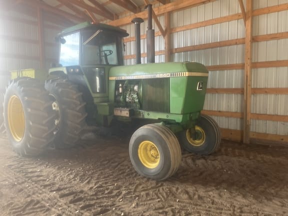 1979 John Deere 4640 Equipment Image0