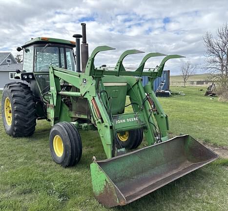 Image of John Deere 4840 equipment image 1