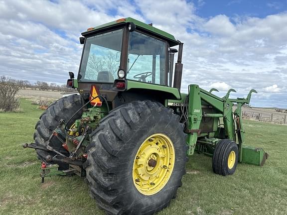 Image of John Deere 4840 equipment image 2