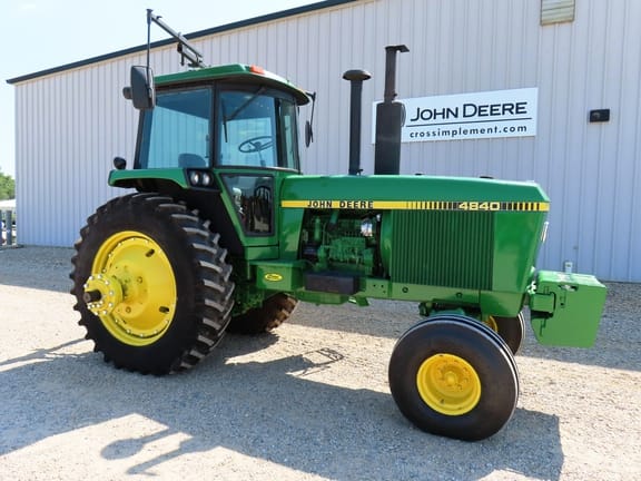 1979 John Deere 4840 Equipment Image0
