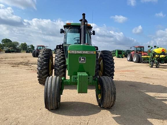 Image of John Deere 4840 equipment image 2