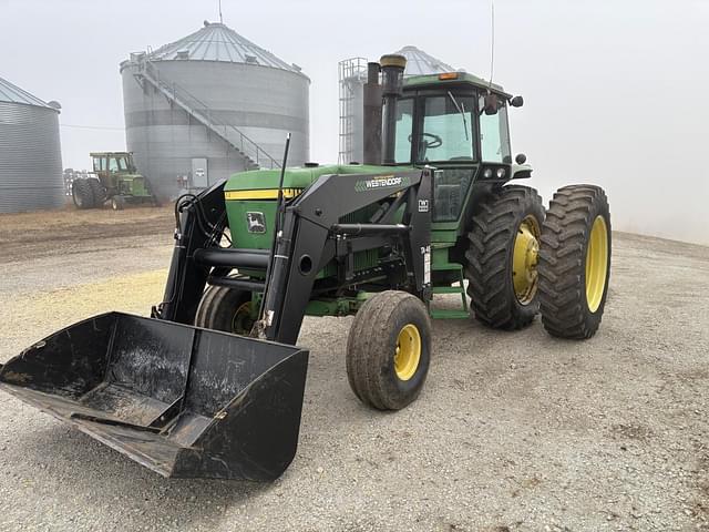 Image of John Deere 4840 equipment image 1