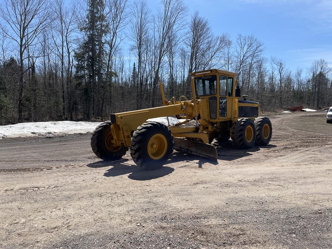 Image of John Deere 670A Primary image