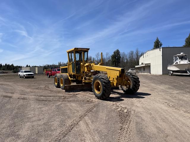 Image of John Deere 670A equipment image 1