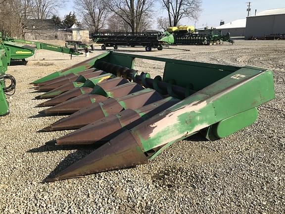 Image of John Deere 843 Primary image