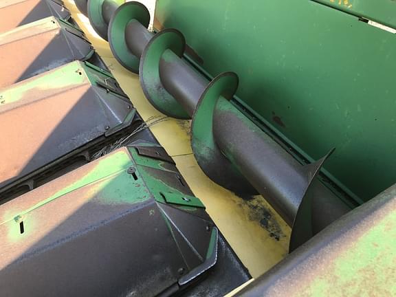 Image of John Deere 843 equipment image 3
