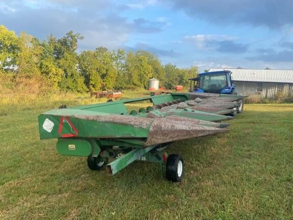 Image of John Deere 843 equipment image 2