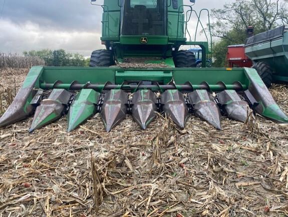 1979 John Deere 843 Equipment Image0