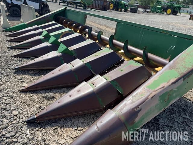 Image of John Deere 843 equipment image 1