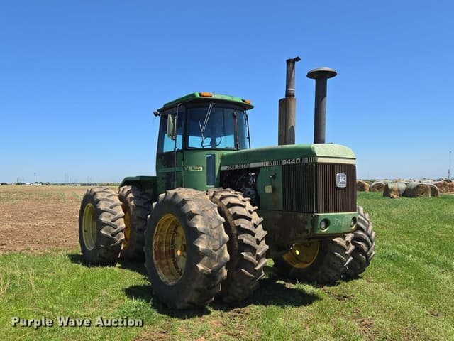 Image of John Deere 8440 equipment image 2