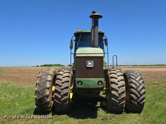 Image of John Deere 8440 equipment image 1