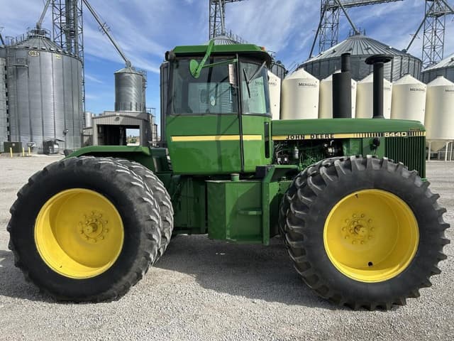 Image of John Deere 8440 equipment image 3