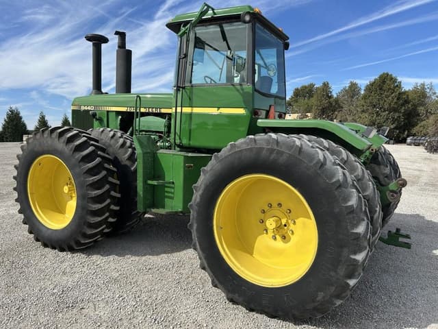 Image of John Deere 8440 equipment image 4