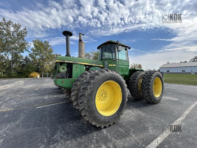 Image of John Deere 8440 equipment image 1